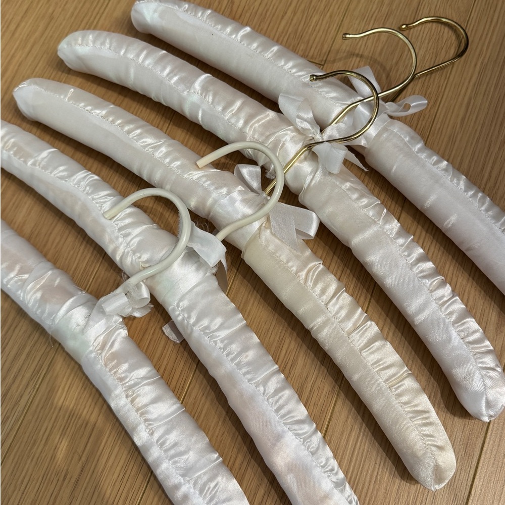 5 pc Set of Satin Padded Hangers